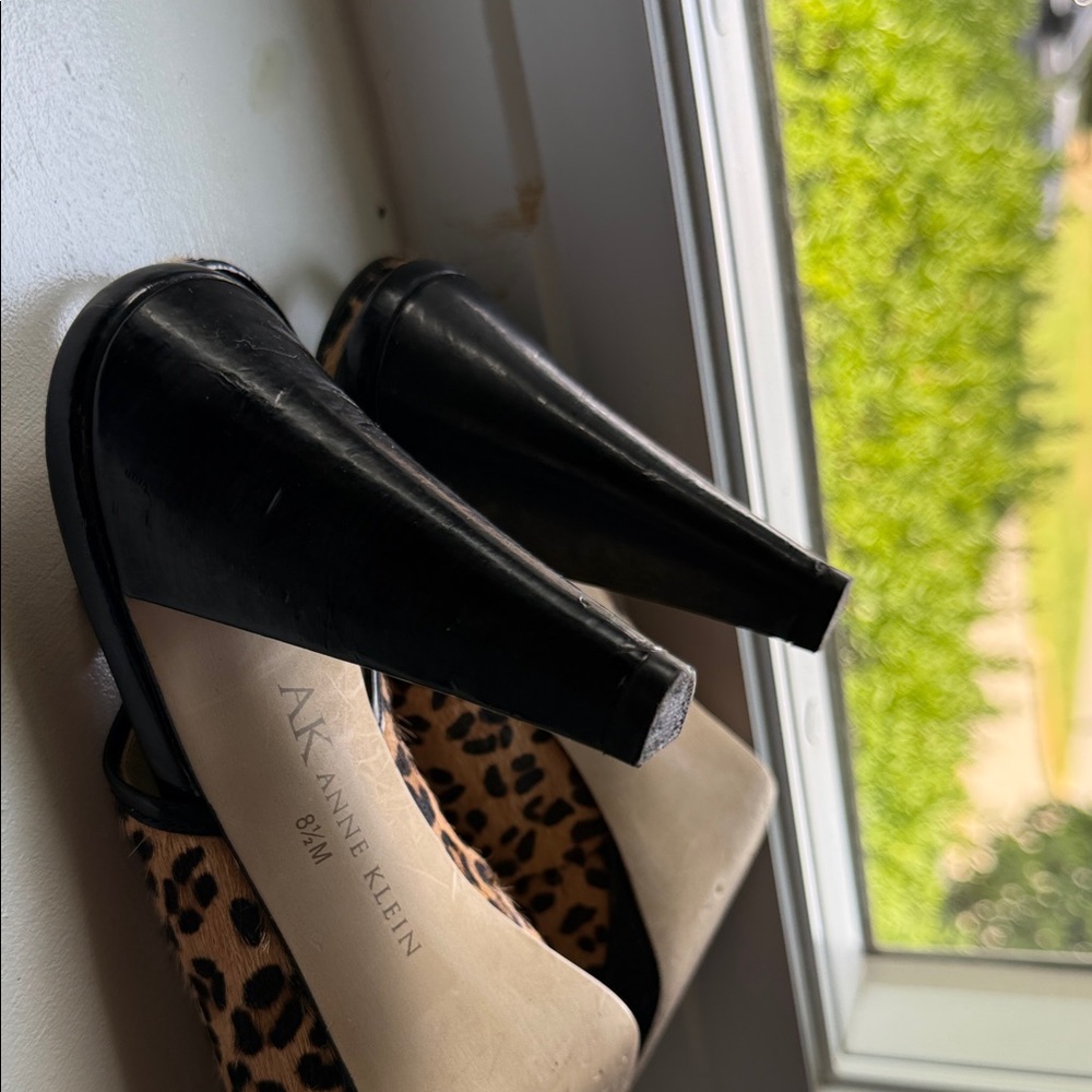 Anne Klein Black and Gold Leopard Heels - Picture 9 of 13